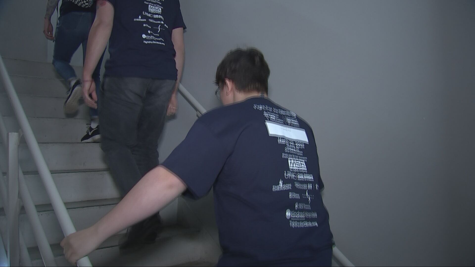 People climb flights of stairs in Pittsburgh skyscraper to support American Lung Association