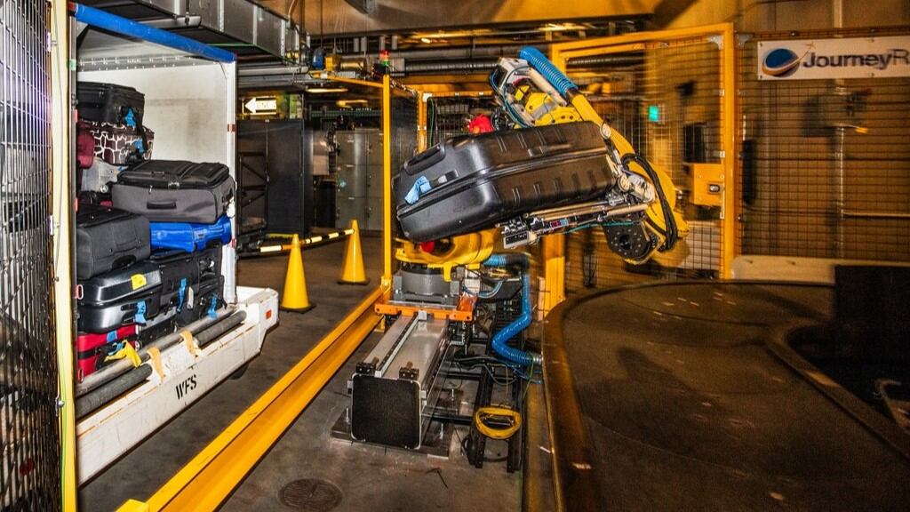 Local startup tests automated baggage handling system at Pittsburgh International Airport
