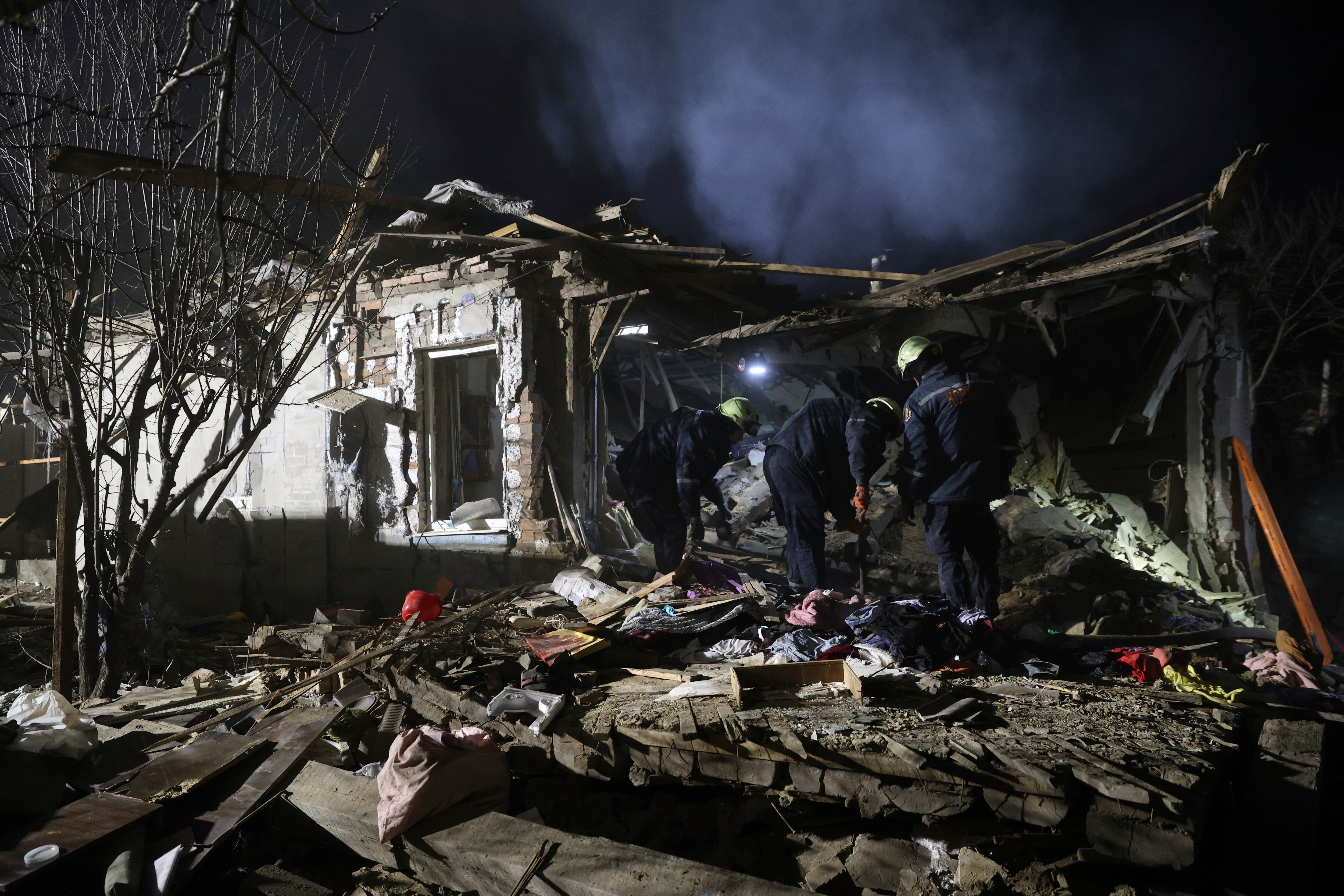 3 people killed in Russian attacks on Ukraine’s Zaporizhzhia despite truce talks